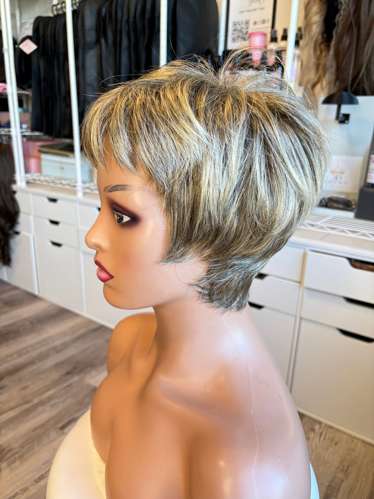Noriko Collection Highlighted Short Wig | The Wig Vault