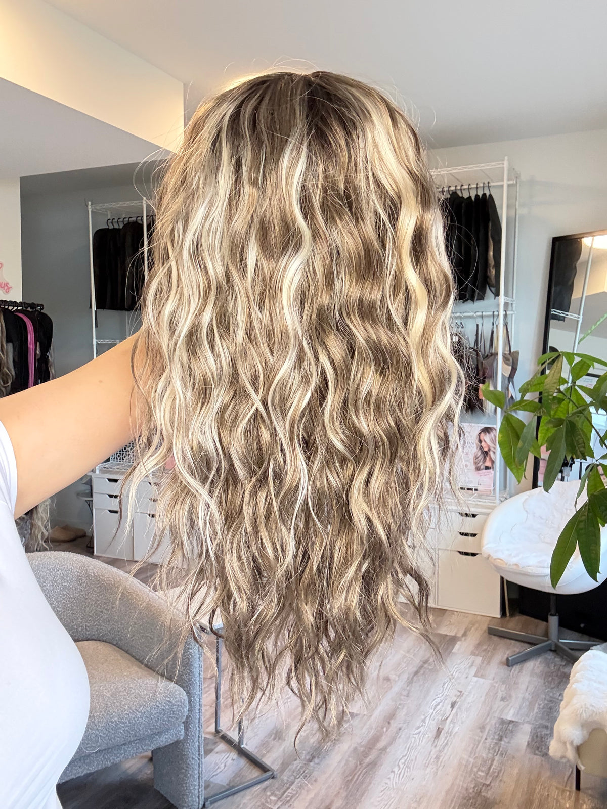 Santana IMH-1 | 21” Wavy 13×4 Transparent Lace Front Wig