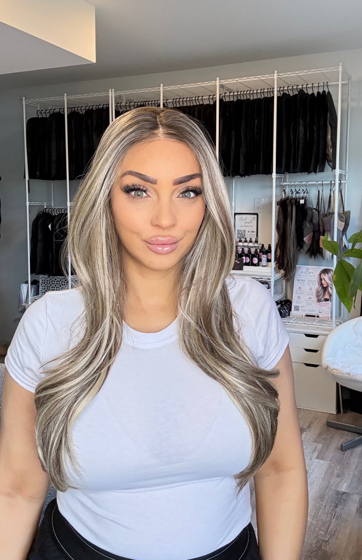 RAVENNA 26” Brunette Blonde 13x4 Lace Front Wig Canada