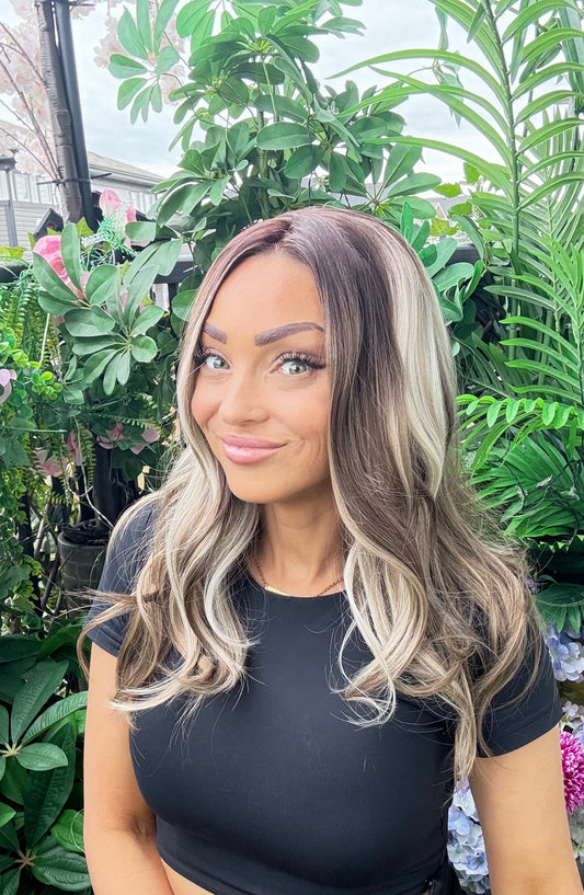 Baylee - 22-Inch Mocha & Blonde | 13x4 Lace Front | Glueless 13x4 Lace Front Wig image 1