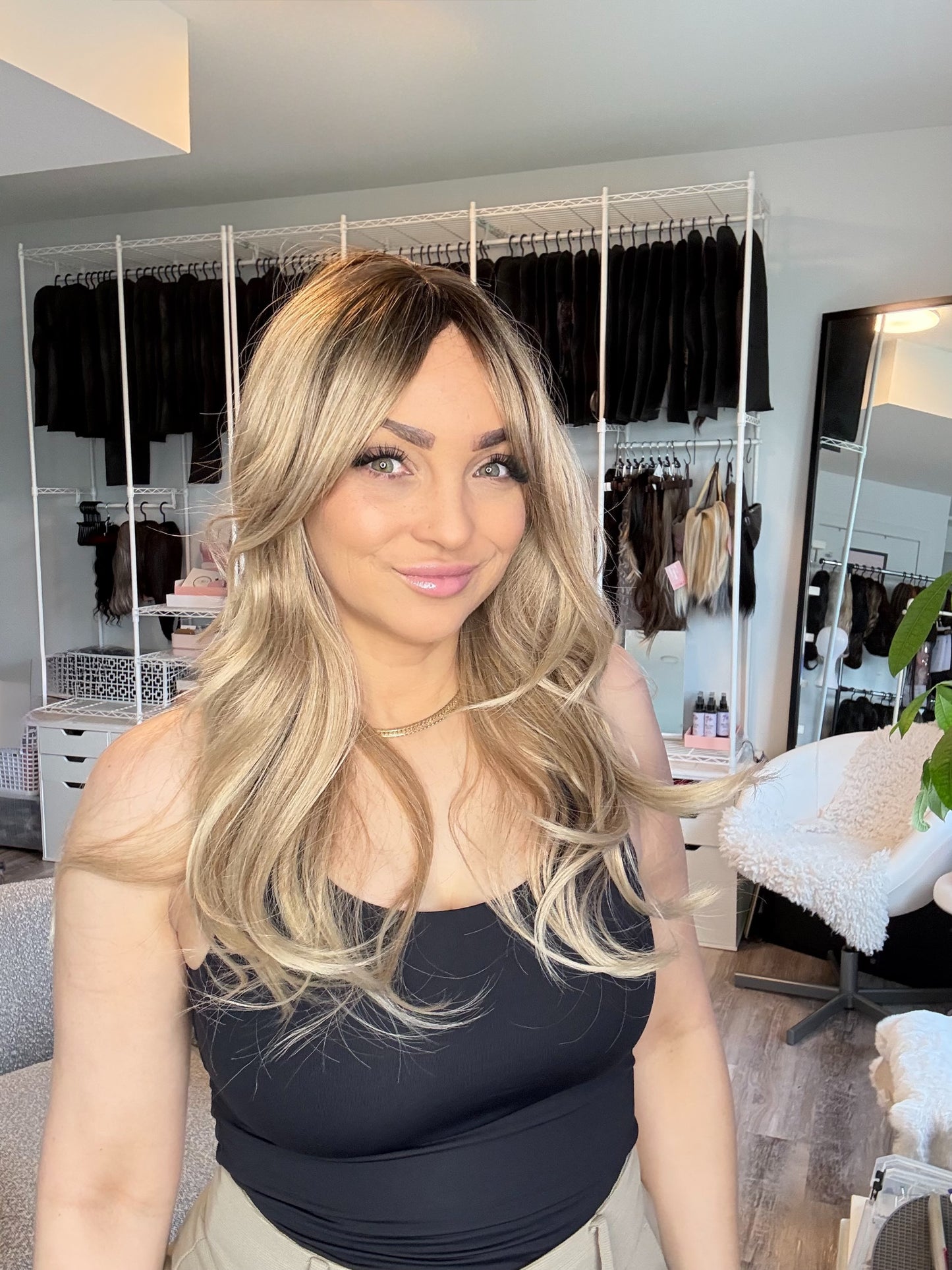 Perruque blonde Lindsey avec frange rideau | SWLC1261-4BL22