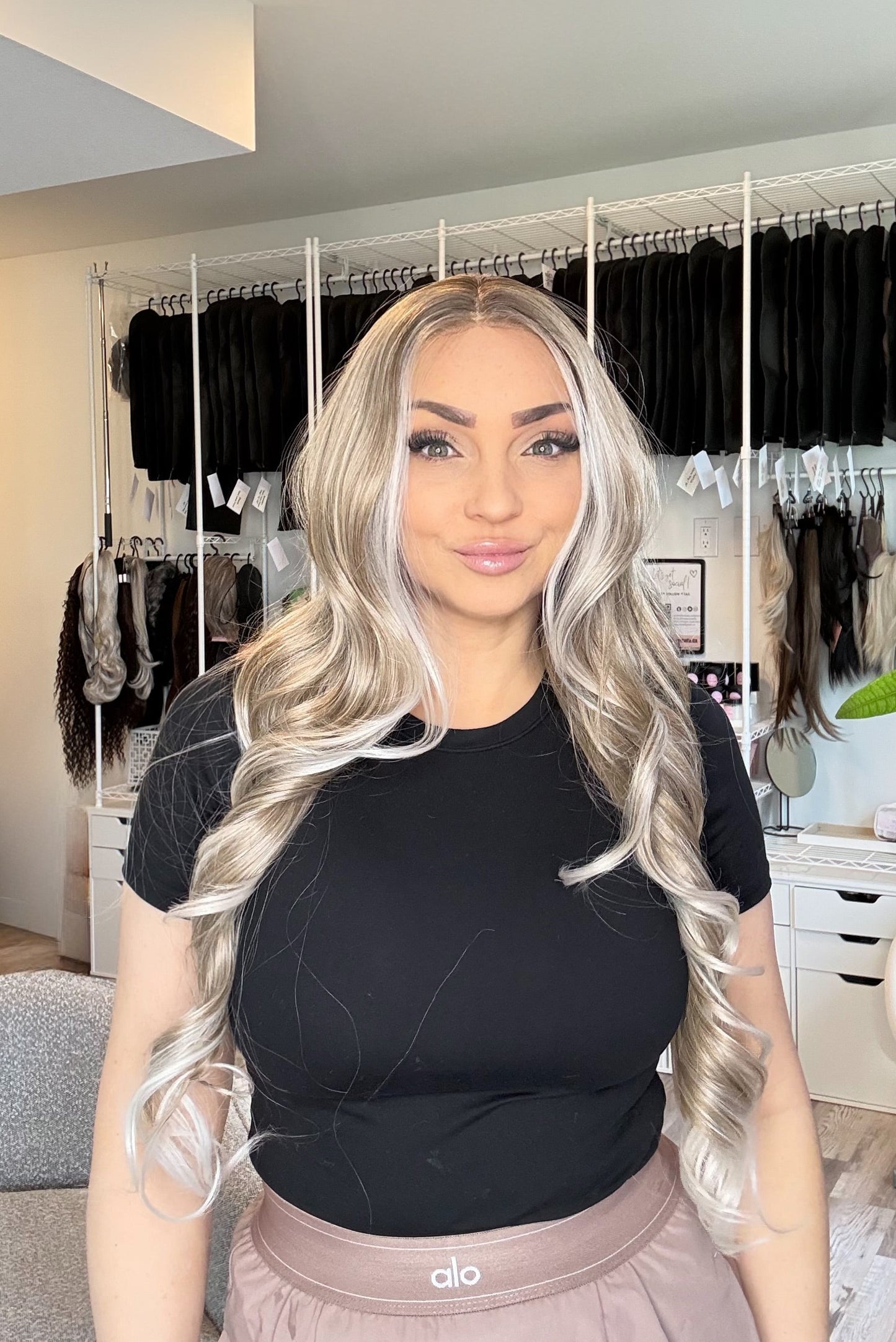 Paula – 13x4 Lace Front | 28” | Blonde with Money Piece