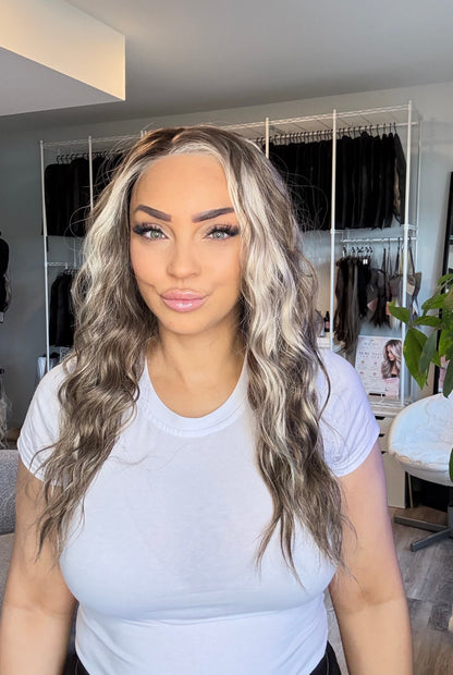 Santana IMH-1 | 21” Wavy 13×4 Transparent Lace Front Wig