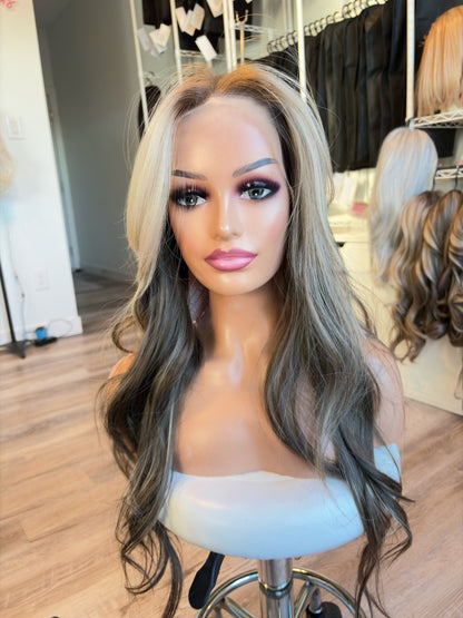 Bella 13x6 | Perruque lace front avec dentelle suisse | 76 cm | Brun mélangé dimensionnel