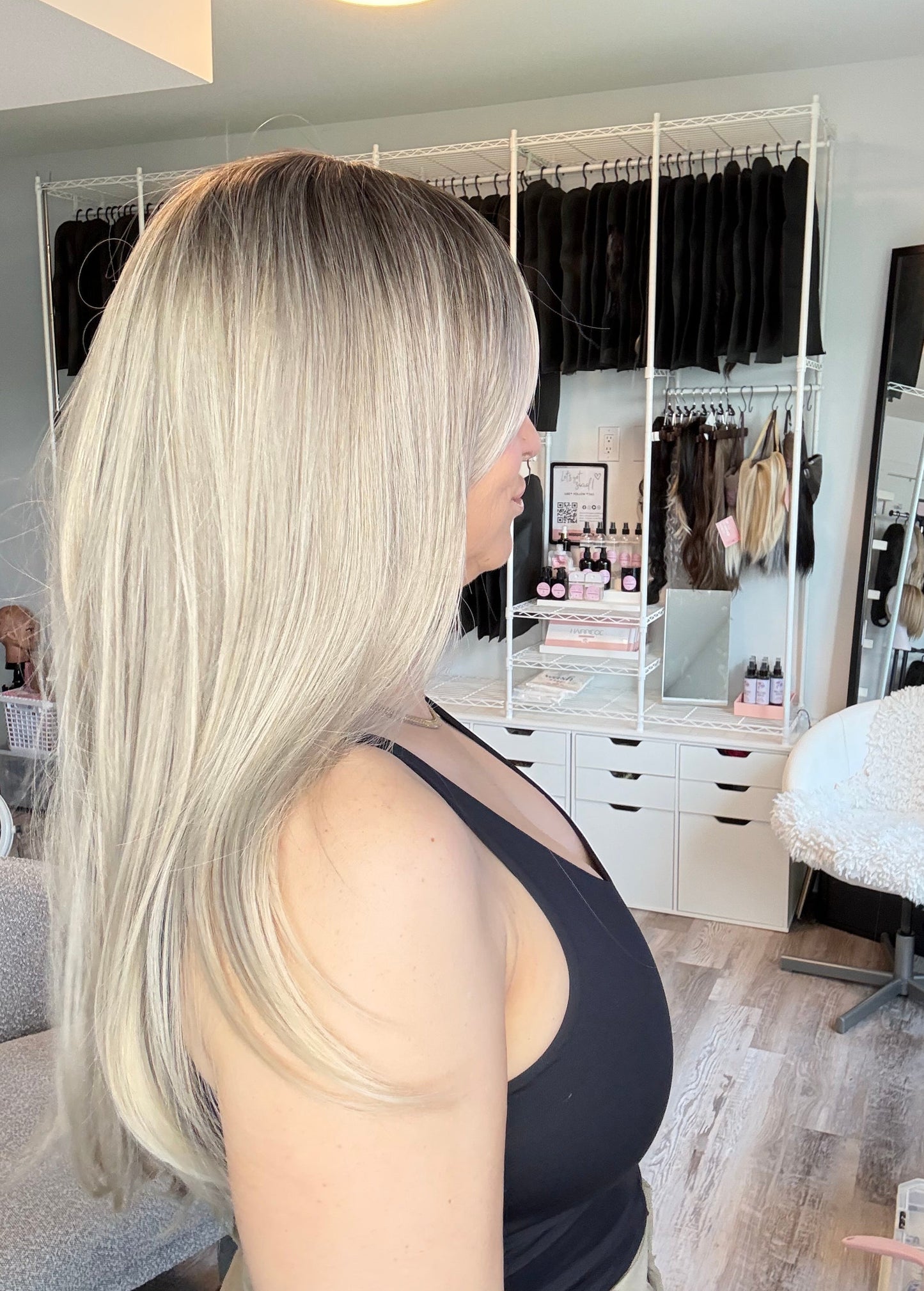 Perruque blonde enracinée Emma avec frange effilée | LC259-13