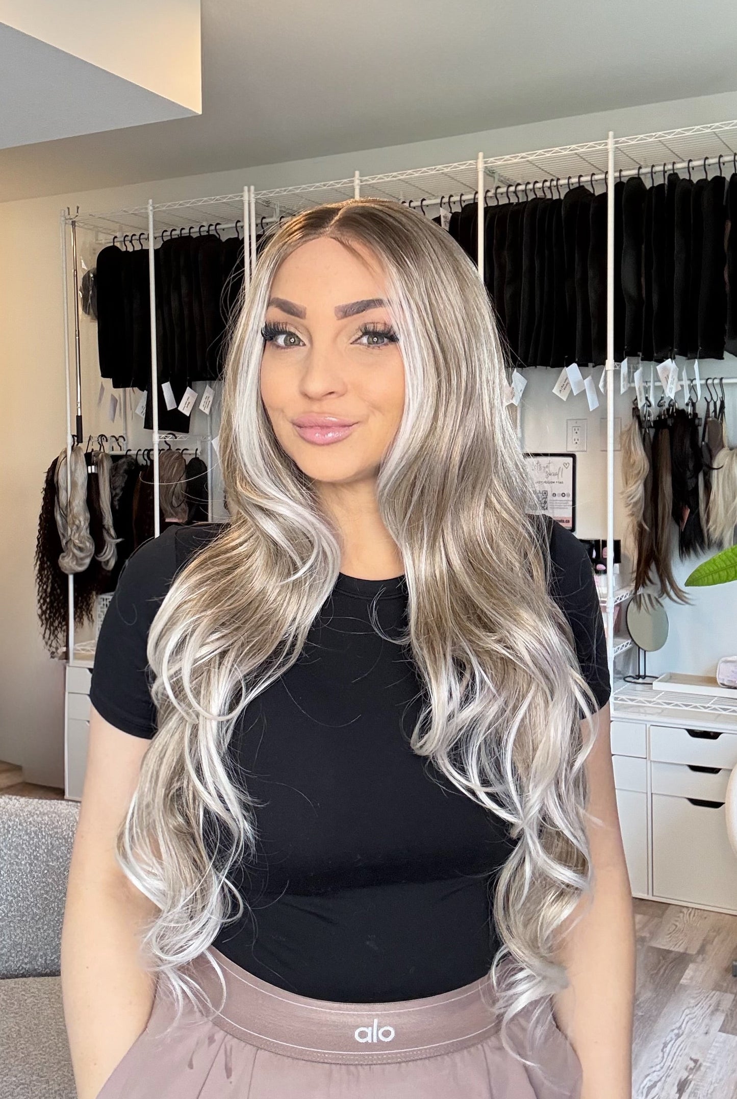 Paula – 13x4 Lace Front | 28” | Blonde with Money Piece