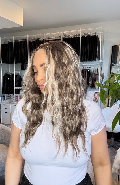 Santana IMH-1 | 21” Wavy 13×4 Transparent Lace Front Wig