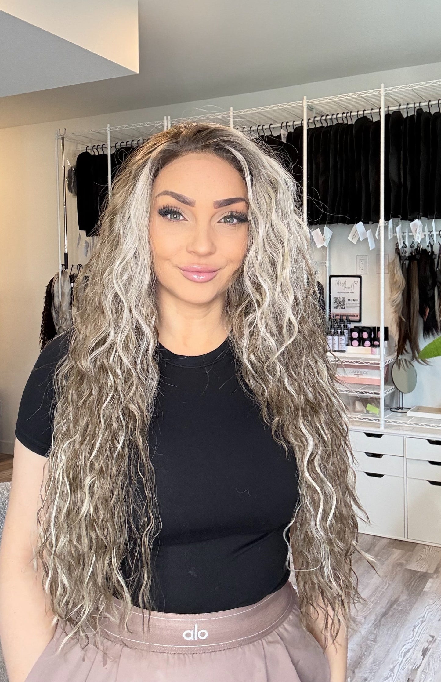 Blake Vanilla Twist – Lace Front | 28” | Soft Blonde with Lowlights