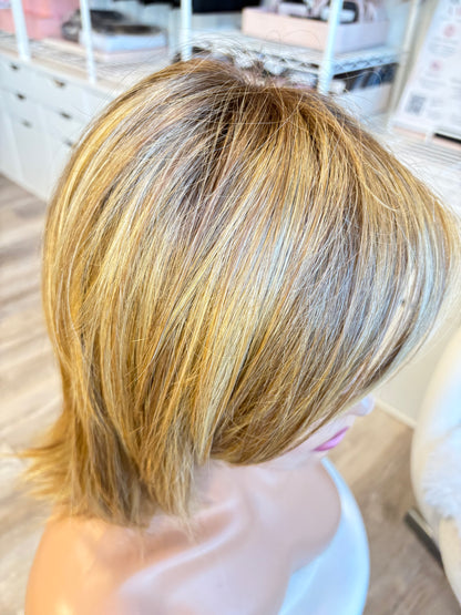 Sloane by Jon RENAU | Shaded Pralines n' Cream (14/26S10) | Hand-Tied Lace Front Wig | The Wig Vault