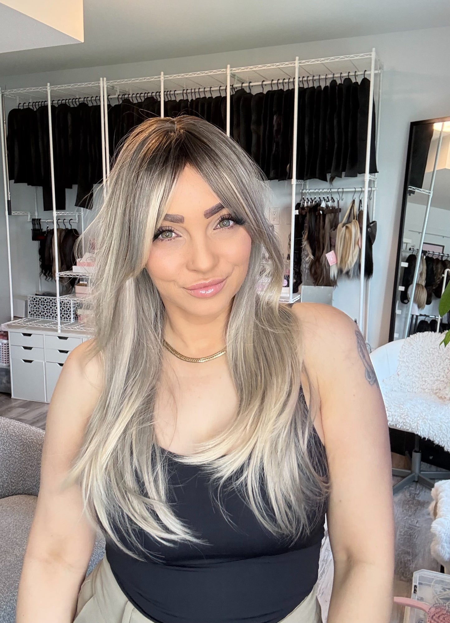 Perruque blonde enracinée Emma avec frange effilée | LC259-13