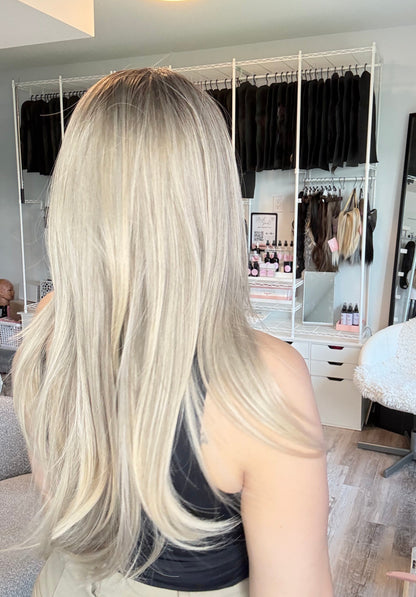 Perruque blonde enracinée Emma avec frange effilée | LC259-13