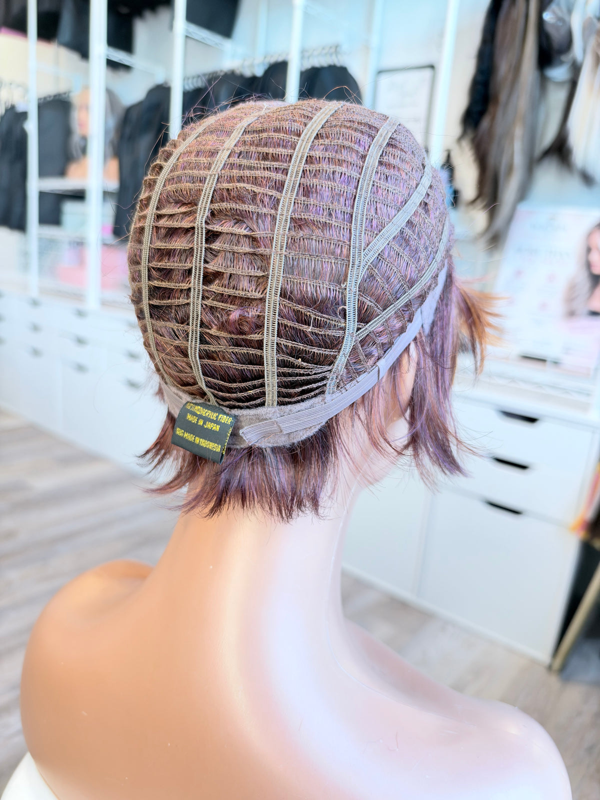 Wig Vault: “DG/ 10” - Short Brown Bob with Golden Copper Highlights | Tony of Beverly | Pre-Loved | Wigs Canada