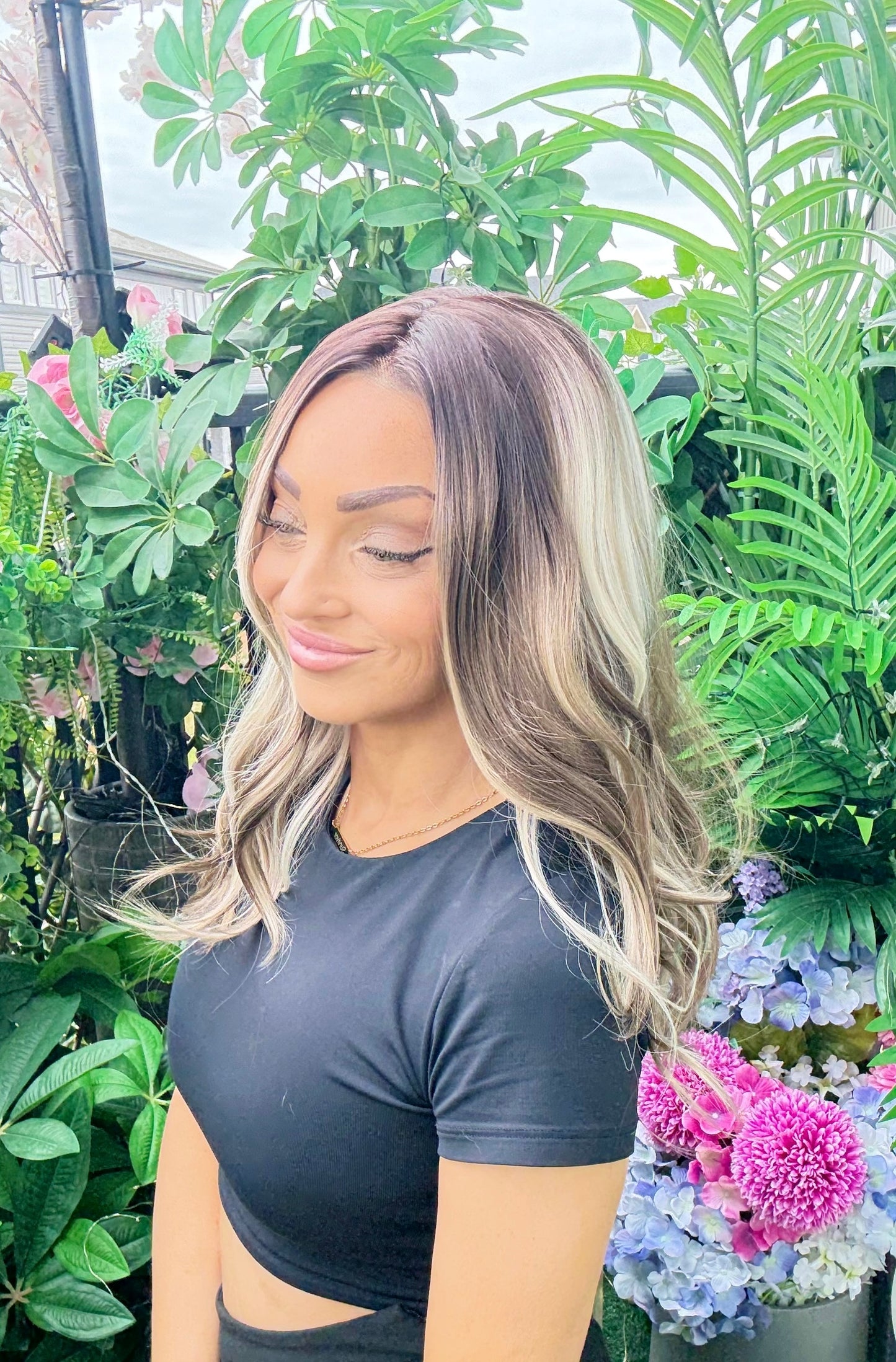 Baylee - 22-Inch Mocha & Blonde | 13x4 Lace Front | Glueless 13x4 Lace Front Wig image 3