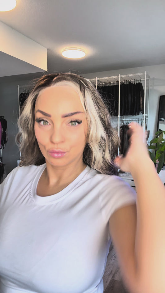 Santana IMH-1 | 21” Wavy 13×4 Transparent Lace Front Wig